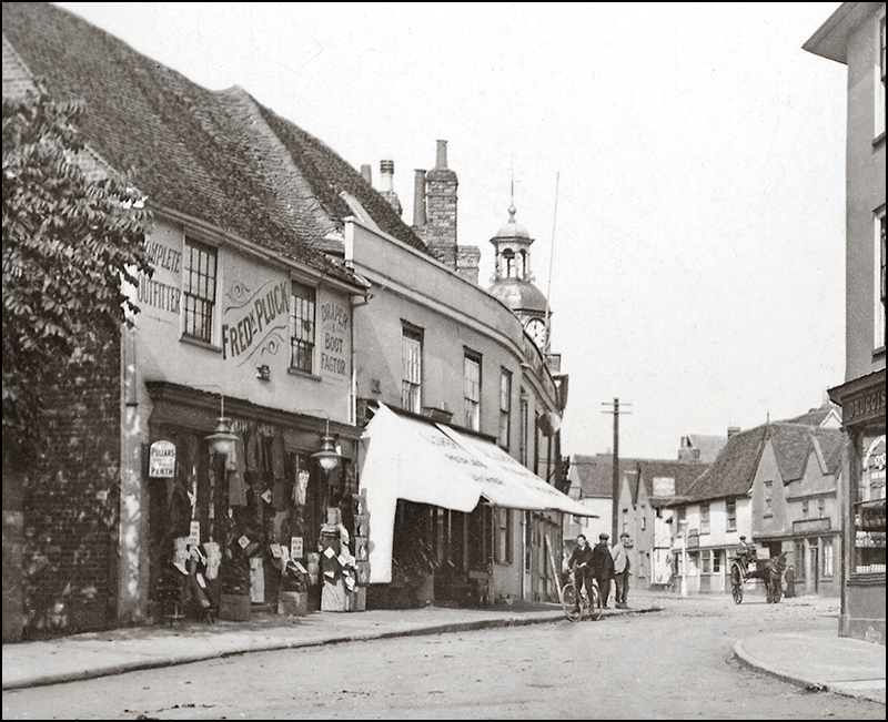 Market Hill photo - T H Disley