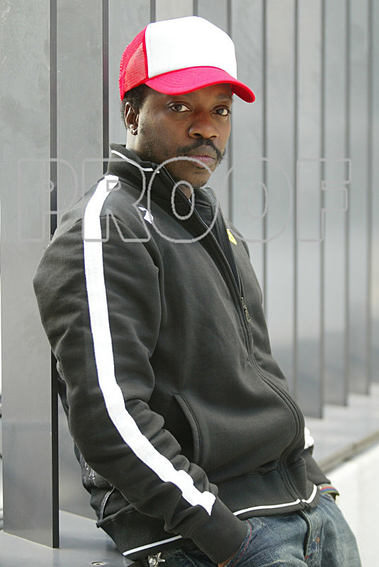 Anthony Hamilton2 - Black Ink Photo