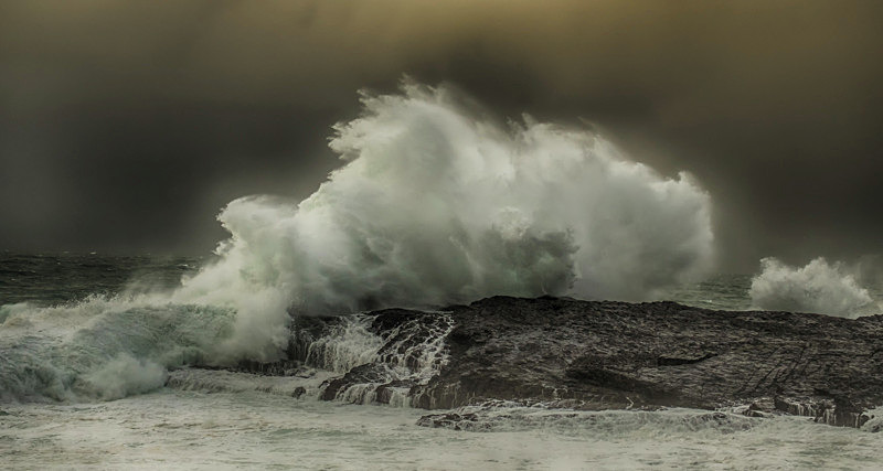 The beauty of Waves - Best Pictures 2020