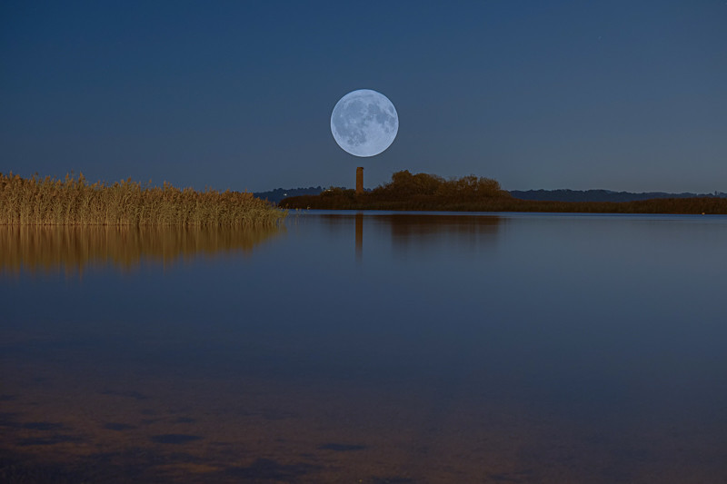 Full Moon at Lough Ree at Hodson Bay - Athlone