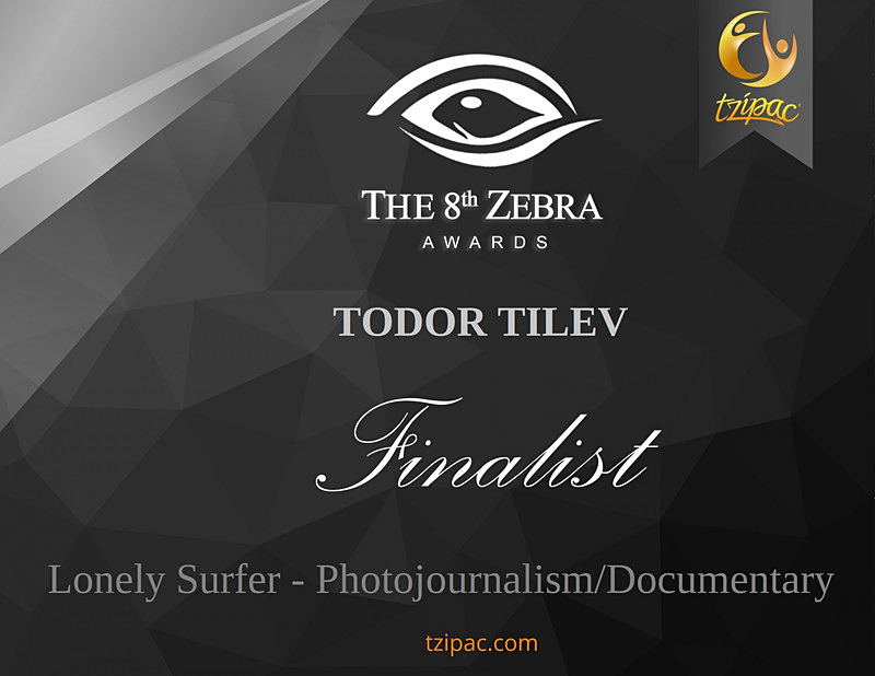 8th Zebra International Black and White Photography Awards_Lonely Surf - Achievements
