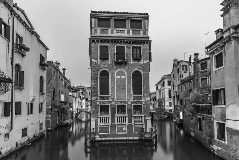 Palazzo Tetta in Mono, Venice by Irish Photographer Adrian Hendroff - Outdoor Photography in Italy