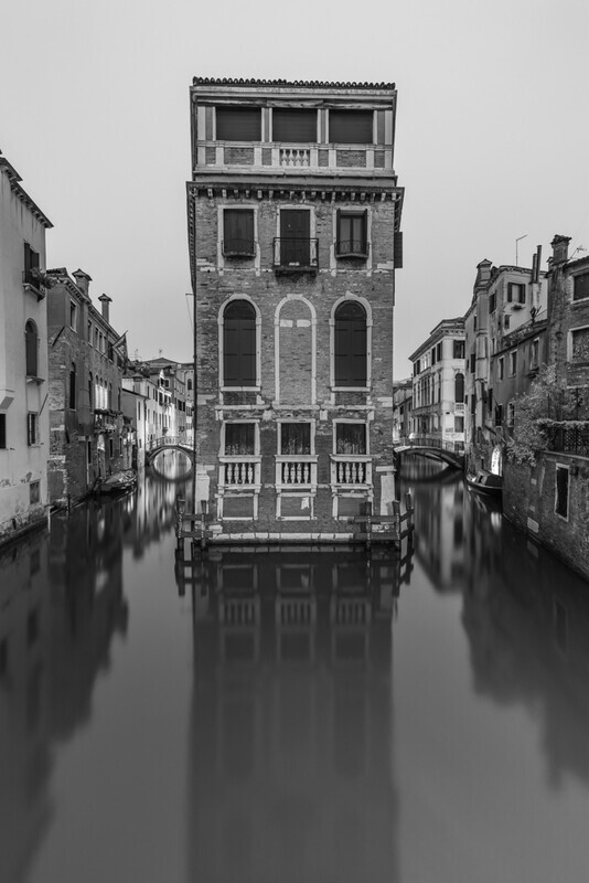 Palazzo Tetta in Mono, Venice by Irish Photographer Adrian Hendroff - Outdoor Photography in Italy
