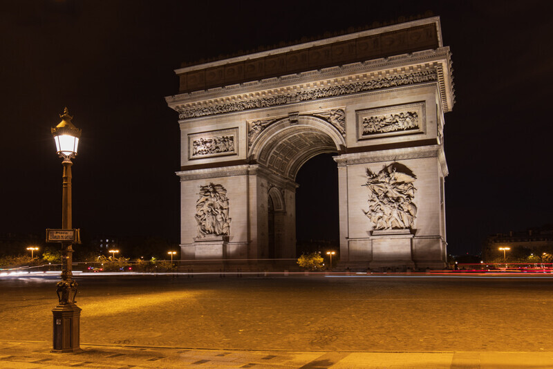 Arc de Triomphe and Paris Street Lamp by Irish Outdoor Photographer Adrian Hendroff - Fabulous Viewpoints