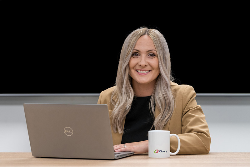 0044-AV5 - HEADSHOTS