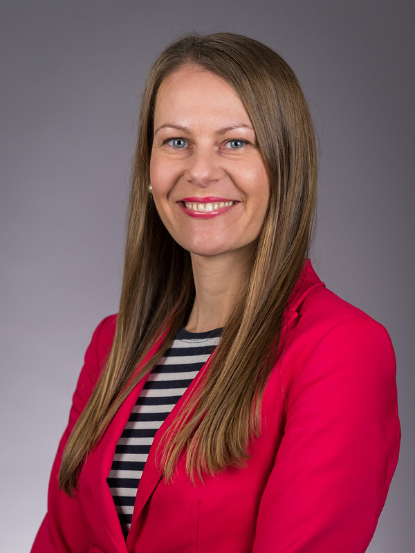 0038-AV5 - HEADSHOTS