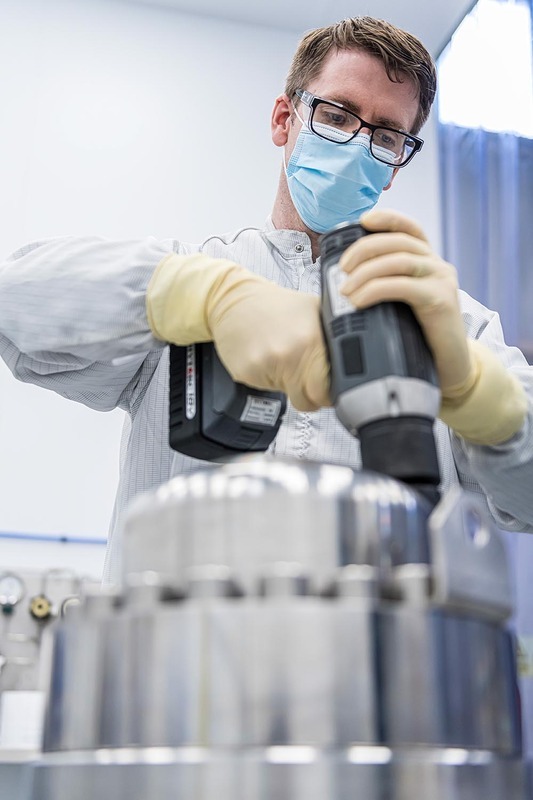 0041-IT - INDUSTRIAL & TECH