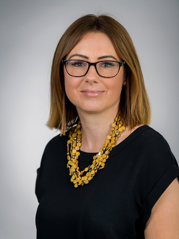 0033-AV5 - HEADSHOTS