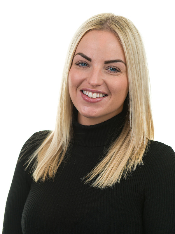 0027-AV5 - HEADSHOTS