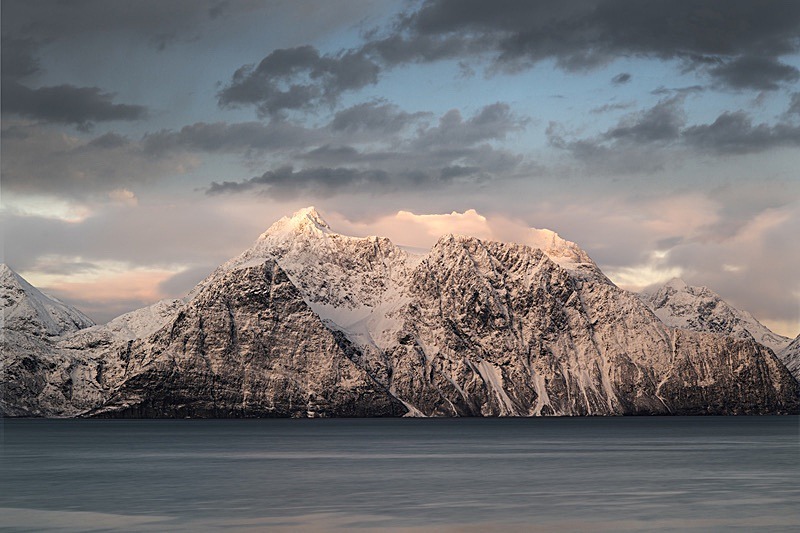 Lyngsalpene tidlig morgen - Mountains