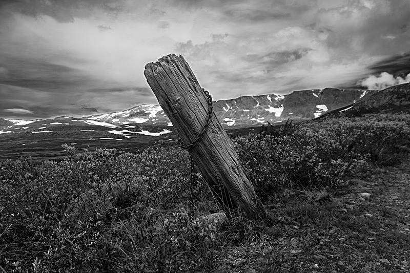 Broken Gate - Mountains