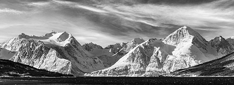 Lyngdalpene - Mountains