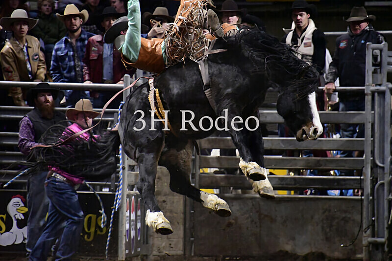 Connor Heinert_DSC2408 - Extreme Rodeo Challenge
