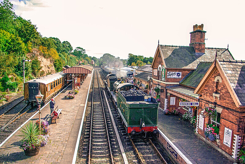 4953 and 4936 Bewdley SVR 21.09.07 - Halls and Modified Halls