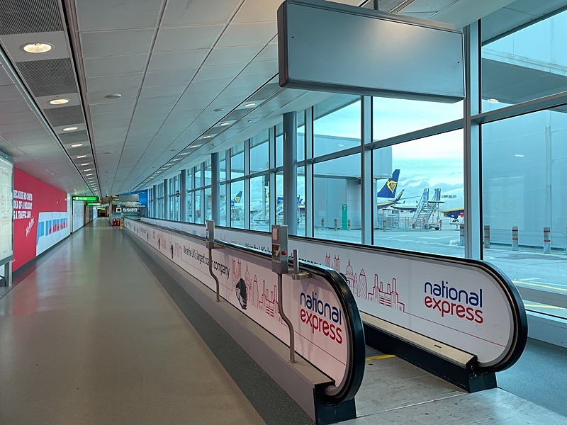 Moving walkway 2 - Satellite 3