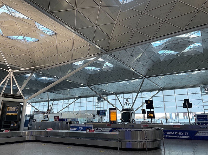International baggage reclaim 2 - Main building