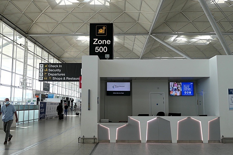 Check-in desks 2 - Main building