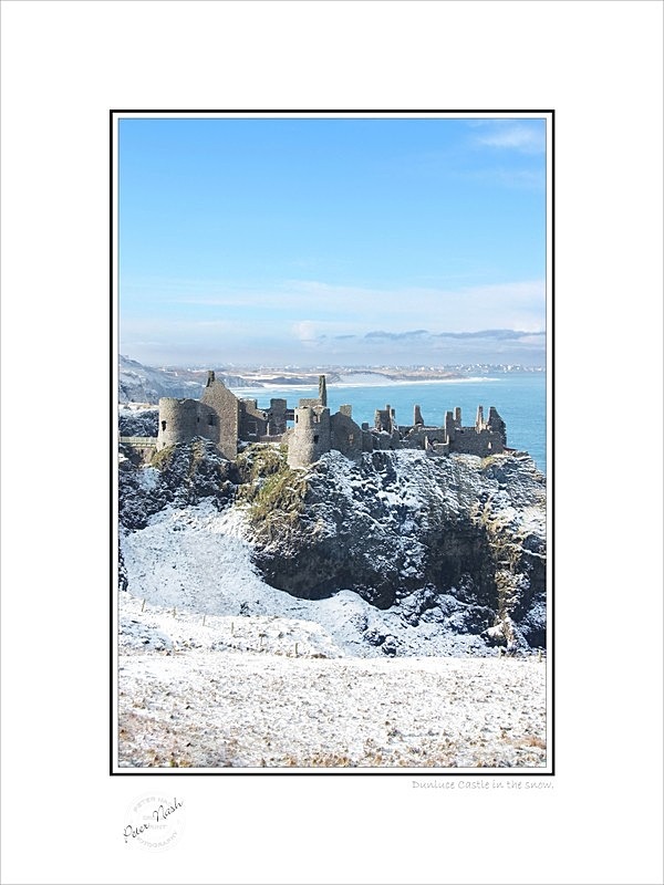 2010-008c Dunluce Castle in the snow - Co. Antrim