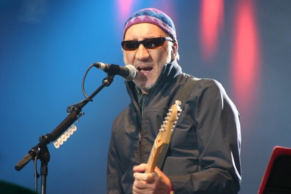 The Who: Pete Townsend by Kevin Petch - Music Photography - In Concert