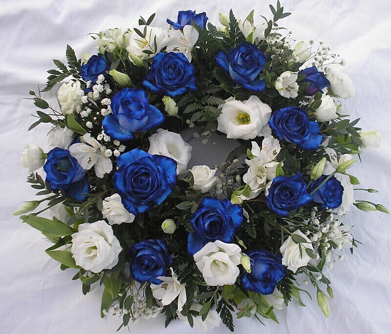 15 - Medium wreath - Blue roses - Funeral and Remembrance Flowers