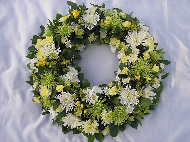 14 - Large round wreath green - Funeral and Remembrance Flowers