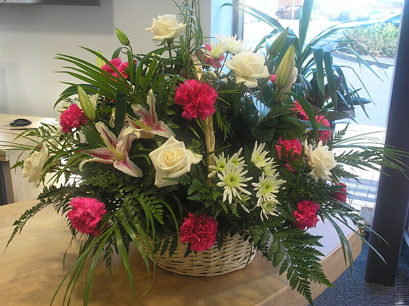 6 - Extra large basket - Funeral and Remembrance Flowers