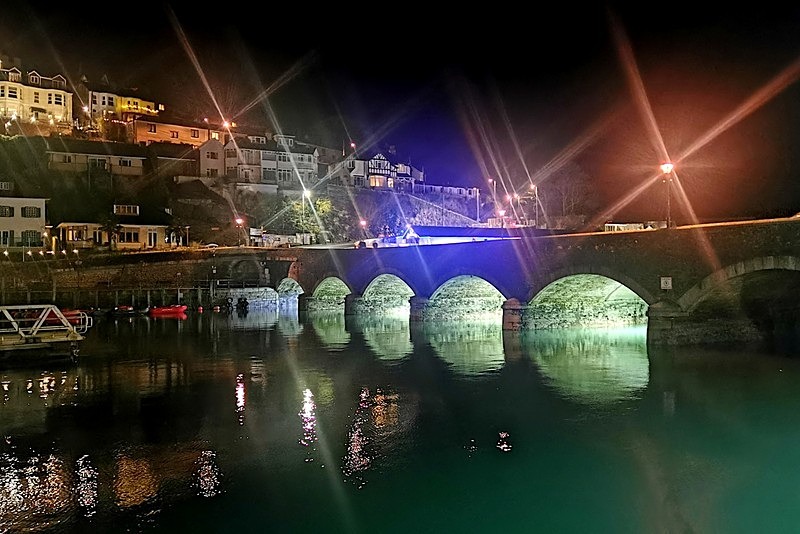 Looe bridge at night - Photos of Looe
