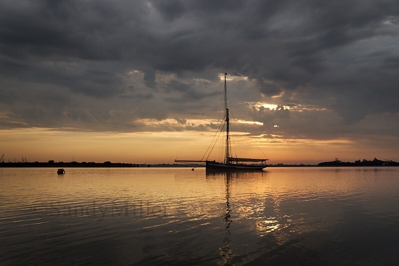 _DSC0385 - Estuary light