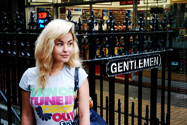 Gentlemen Prefer . . . - Location Shoots