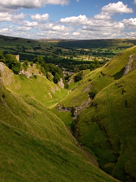 Cave Dale photographed by Roger Butterfield
