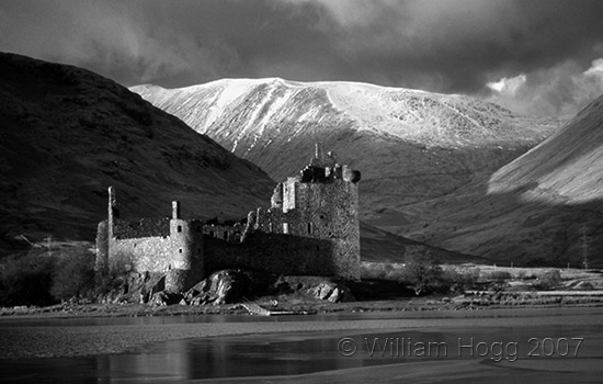 Kilchurn Castle 01A - Castles - Scotland