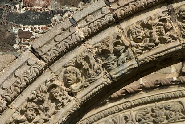 Portería, central arch voussoirs - San Luis Obispo, capilla abierta