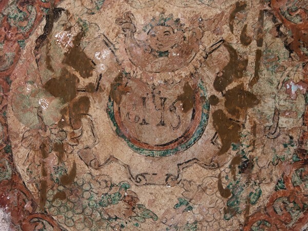 La Asunción, choir loft, mural roundel, cherub & Christogram - Yautepec, Morelos