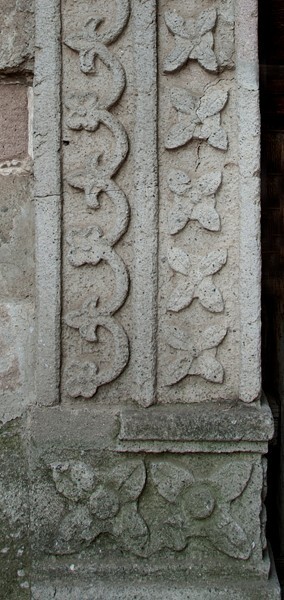 San Gregorio, convento portal, left pilaster & base - San Gregorio Cuautzingo, México