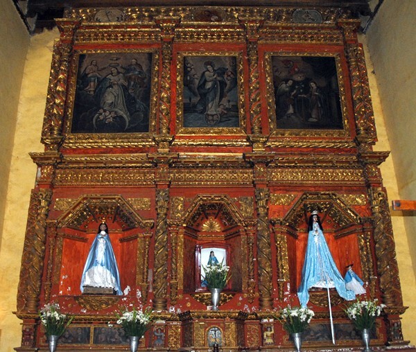 La Candelaria, high altar - San Felipe de los Alzati, Michoacán