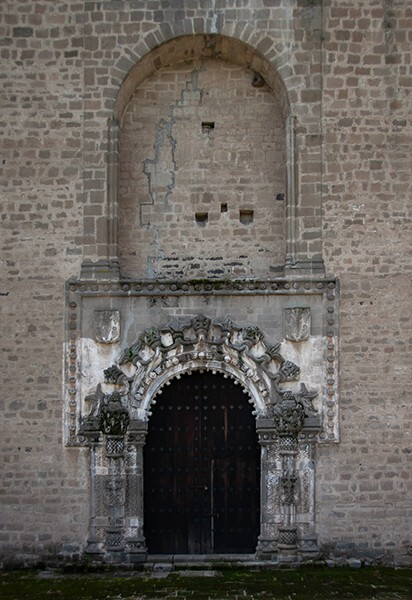Exterior nave & porciúncula portal - San Miguel Arcángel, façade, portería, crosses & porciúncula door