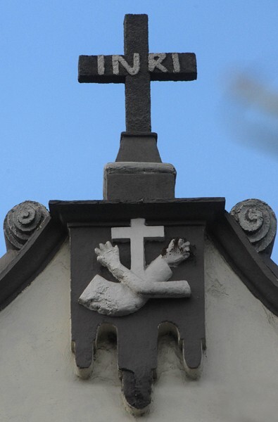San José de Gracia, façade gable, roof cross - Orizaba, Veracruz