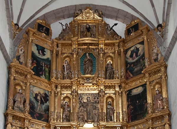 San Bernardino, high altar, upper tiers - Xochimilco