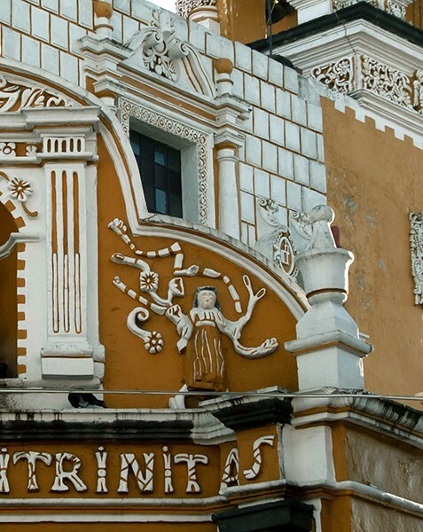 San Agustín, atrial gate, relief right - San Agustín
