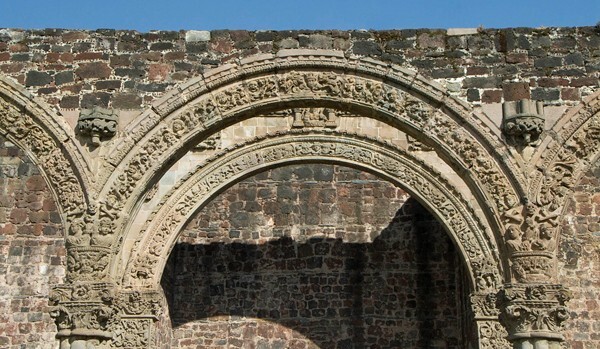 Portería, central arch & chancel arch, closeup - San Luis Obispo, capilla abierta