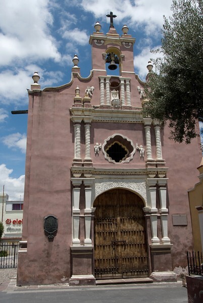La Enseñanza, façade - Texcoco, México