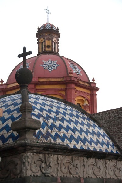 San Esteban, NE posa & church domes - Axapusco, México