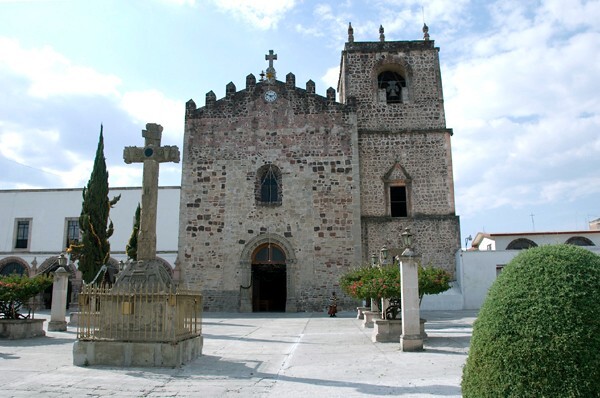 Michoacán, San José & atrial cross - Ciudad Hidalgo (once Taximaroa), Michoacán