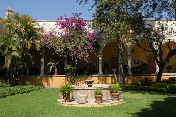 Hacienda Labor de Rivera, Casa Grande, patio - Guachicmontón, Jalisco
