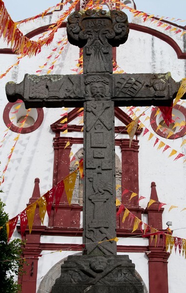 Atrial cross, front - Señor Santiago