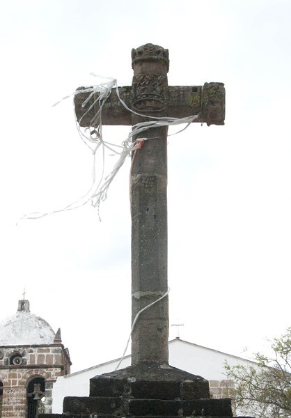 Atrial cross, front - San Pedro