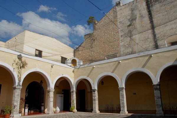 Cloister - Las Monjas