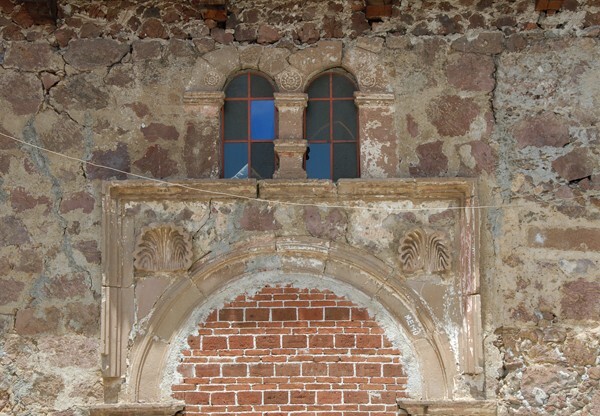 Guatápera façade, main portal alfiz & ajimez - Cherán, Michoacán