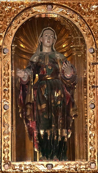 Left transept Santa Ana altar, lower tier, St. Anne - Capilla del Rosario