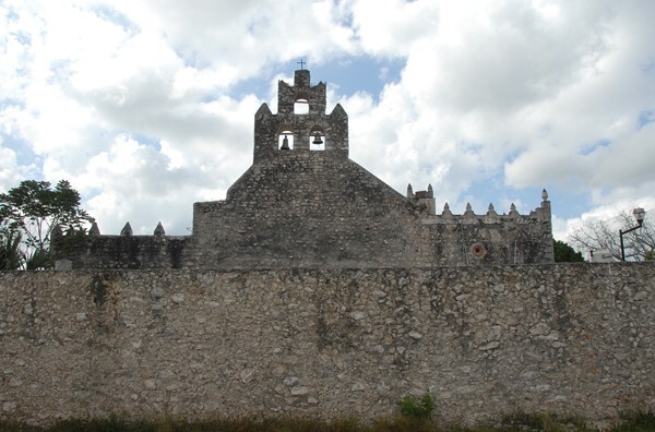 Santiago, rear espadaña & atrial wall - Chicxulub Pueblo, Yucatán